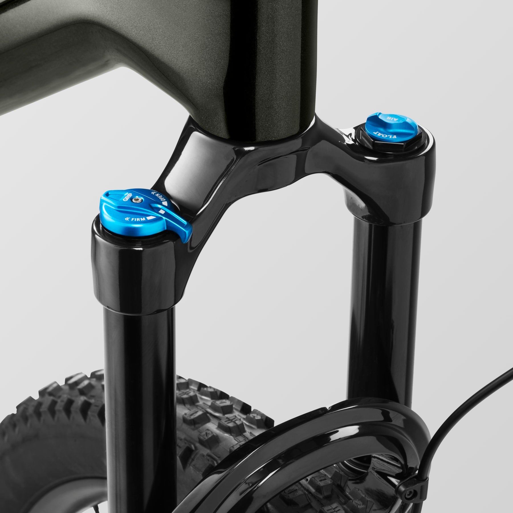 Lux Trail CF 6