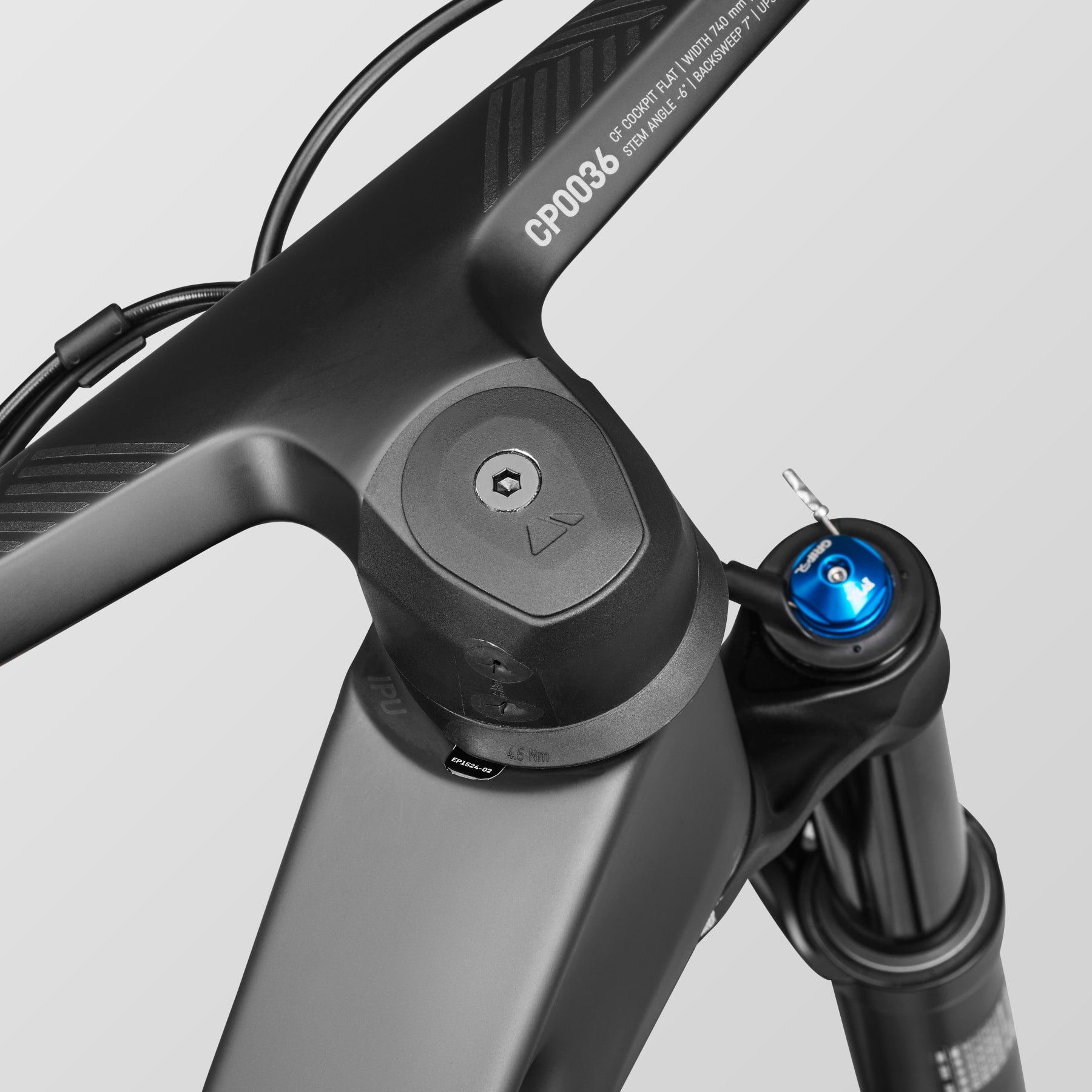 Lux World Cup CFR XT Di2