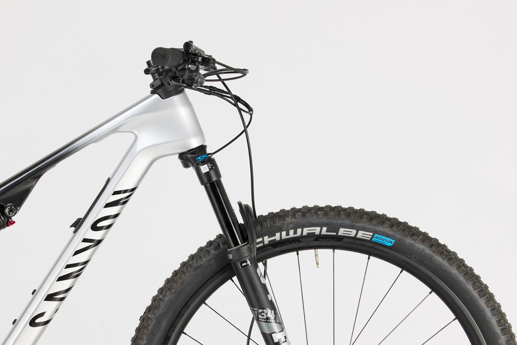Lux Trail CF 8 – Outlet
